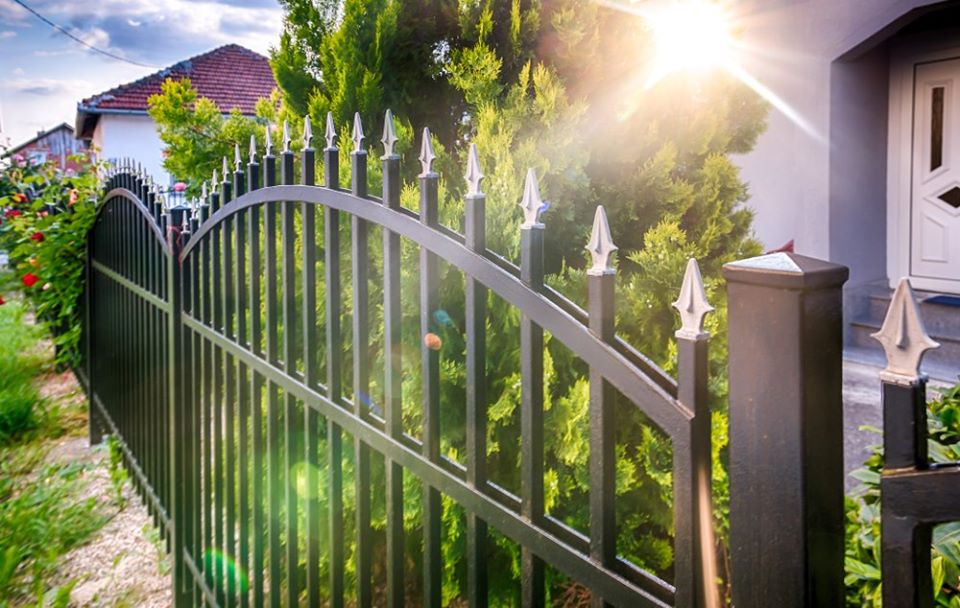vinyl fencing materials in Los Angeles
